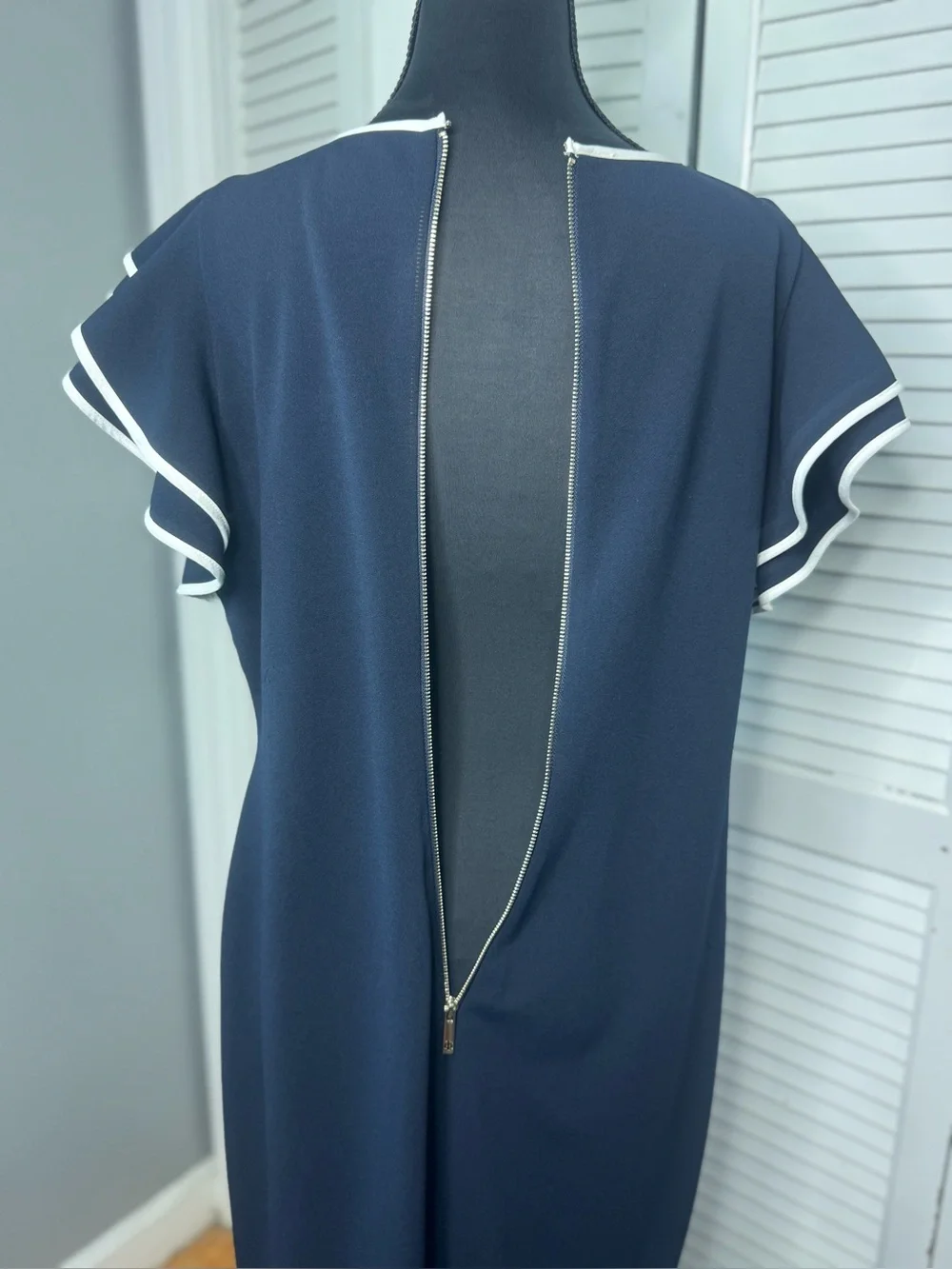 Tommy Hilfiger Navy White Trim Classic Modest flutter Sleeve Shift Dress 14